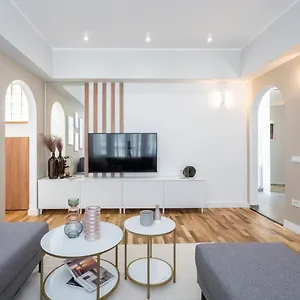 https://lovely-2-bedroom-apartment-in-the-heart-of-bucharest.bucharesthotelsnow.com